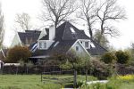 Uitdam 27 april 2012
Katja Schuurman en Thuis Romer hun huis. Katja gaat wandelen op de dijk in Uitdam.
Peter Smulders bv