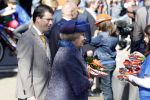 Rhenen en Veenedaal 30 april 2012
Koninginnedag met daarbij aanwezig koningin Beatrix Prins Willem Alexander Prinses Maxima Prins Constantijn Prinses Laurentien Prinses Margrite Prins Maurits Prinses Marilene Prins Bernhard Prinses Annette Prins Pieter Christiaan Prins Floris Prinses Aimee en Pieter v Vollenhoven.
Peter Smulders bv