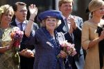 Rhenen en Veenedaal 30 april 2012
Koninginnedag met daarbij aanwezig koningin Beatrix Prins Willem Alexander Prinses Maxima Prins Constantijn Prinses Laurentien Prinses Margrite Prins Maurits Prinses Marilene Prins Bernhard Prinses Annette Prins Pieter Christiaan Prins Floris Prinses Aimee en Pieter v Vollenhoven.
Peter Smulders bv