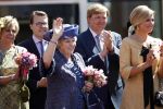 Rhenen en Veenedaal 30 april 2012
Koninginnedag met daarbij aanwezig koningin Beatrix Prins Willem Alexander Prinses Maxima Prins Constantijn Prinses Laurentien Prinses Margrite Prins Maurits Prinses Marilene Prins Bernhard Prinses Annette Prins Pieter Christiaan Prins Floris Prinses Aimee en Pieter v Vollenhoven.
Peter Smulders bv