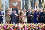 Rhenen en Veenedaal 30 april 2012
Koninginnedag met daarbij aanwezig koningin Beatrix Prins Willem Alexander Prinses Maxima Prins Constantijn Prinses Laurentien Prinses Margrite Prins Maurits Prinses Marilene Prins Bernhard Prinses Annette Prins Pieter Christiaan Prins Floris Prinses Aimee en Pieter v Vollenhoven.
Peter Smulders bv