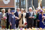 Rhenen en Veenedaal 30 april 2012
Koninginnedag met daarbij aanwezig koningin Beatrix Prins Willem Alexander Prinses Maxima Prins Constantijn Prinses Laurentien Prinses Margrite Prins Maurits Prinses Marilene Prins Bernhard Prinses Annette Prins Pieter Christiaan Prins Floris Prinses Aimee en Pieter v Vollenhoven.
Peter Smulders bv
