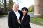 Haarzuilens 25 april 2012
Presentatie expositie trouwjurken van div bn ers 
Laura Fygi met man 
Peter Smulders bv