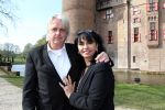 Haarzuilens 25 april 2012
Presentatie expositie trouwjurken van div bn ers 
Laura Fygi met man 
Peter Smulders bv