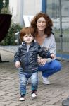 Nieuwegein 26 april 2012
Barbara Barend en haar zoon Seb bij presentatie fiets waarvan gedeelt opbrengst naar MKI gaat.
Peter Smulders bv