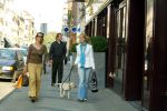 Amsterdam 17 september 2003

vivian reys met moeder en  hondje (golden retriever)

Peter Smulders bv