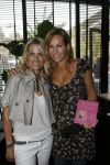 Naarden 21 mei 2007
Presentatie boek Supermom's stijlgids van Vivian Ewbank Reijs in het Arsenaal. Vivian met de zwangere Tanja Jess
Peter Smulders bv