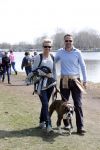 Busloo Apeldoorn 21 april 2013
Royal Canin organiseert grootste wandeltocht voor hond voor stichting Hulphond. Ambassadrices Anita Witzier Anouk Smulders en Martin Gaus lopen ook mee. Anita met haar vriend Michel
Peter Smulders bv