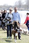 Busloo Apeldoorn 21 april 2013
Royal Canin organiseert grootste wandeltocht voor hond voor stichting Hulphond. Ambassadrices Anita Witzier Anouk Smulders en Martin Gaus lopen ook mee. Anita met haar vriend Michel
Peter Smulders bv