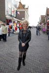 Volendam 22 april 2013
Linda de Mol reikt de eerse l Homo uit aan Johannes Rypma die op de cover staat. De presentatie was in hotel Spaander. Anny Schilder met een goede vriend
Peter Smulders bv