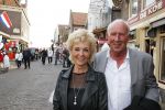 Volendam 22 april 2013
Linda de Mol reikt de eerse l Homo uit aan Johannes Rypma die op de cover staat. De presentatie was in hotel Spaander. Anny Schilder met een goede vriend
Peter Smulders bv