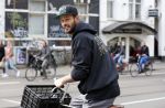 Amsterdam 28 april 2013
Arie Boomsma op de fiets in amsterdam.
Peter Smulders bv