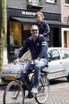 Amsterdam 27 april 2013
Bart v Trojen met zoon op fiets.
Peter Smulders bv