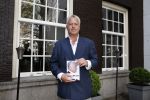 Amsterdam 15 mei 2013
Presentatie boek Bram Moszkowicz in hotel the Dylan. Zijn ex Julliette Polak heeft de foto voor het boek gemaakt.
Peter Smulders bv
