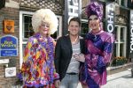 Volendam 22 april 2013
Linda de Mol reikt de eerse l Homo uit aan Johannes Rypma die op de cover staat. De presentatie was in hotel Spaander. Cees Tol
Peter Smulders bv