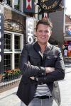 Volendam 22 april 2013
Linda de Mol reikt de eerse l Homo uit aan Johannes Rypma die op de cover staat. De presentatie was in hotel Spaander. Cees Tol
Peter Smulders bv