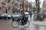 Amsterdam 19 april 2013
Ajax speler Christian Poulsen met zijn vrouw op de cornelis schuytstraat.
Peter Smulders bv