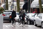 Amsterdam 19 april 2013
Ajax speler Christian Poulsen met zijn vrouw op de cornelis schuytstraat.
Peter Smulders bv