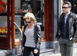 Amsterdam 27 april 2013
Connie Breukhoven met haar oude PA Edwin en vriend aan het winkelen.
Peter Smulders bv