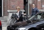 Amsterdam 27 april 2013
Connie Breukhoven met haar oude PA Edwin en vriend aan het winkelen.
Peter Smulders bv
