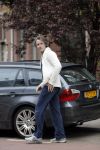 Amsterdam 13 mei 2013
Bracha v Doesburgh achter de kinderwagen waarna Daan Schuurmans haar op pikt met de auto.
Peter Smulders bv