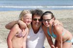 ibiza 5 mei 2013
Dirk Zeelenberg met zijn vrouw Suus en kinderen op een strand op ibiza. Dirk met fans
Peter Smulders bv