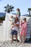 ibiza 5 mei 2013
Dirk Zeelenberg met zijn vrouw Suus en kinderen op een strand op ibiza.
Peter Smulders bv