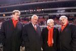 Eindhoven, 2 februari 1999
PSV-clubartsen v.l.n.r.: Arthur Wolf, Dr. C v d Brekel, Cees Rein v d Hoogenband en Bobby Robson


PETER SMULDERS BV