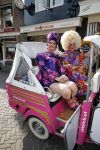 Volendam 22 april 2013
Linda de Mol reikt de eerse l Homo uit aan Johannes Rypma die op de cover staat. De presentatie was in hotel Spaander. Edwin v Kollenburg als travestiet
Peter Smulders bv
