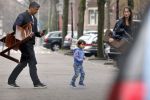 Amsterdam 25 april 2013
Frank Rijkaard met zijn vrouw en zoon bij hun nieuwe huis aan het vondelpark.
Peter Smulders bv