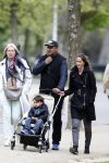 Amsterdam 10 mei 2013
Frank Rijkaard aan het winkelen /wandelen met zijn vrouw Stephanie zoon en schoonmoeder in de cornelis schuytstraat en het vondelpark.
Peter Smulders bv