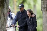 Amsterdam 10 mei 2013
Frank Rijkaard aan het winkelen /wandelen met zijn vrouw Stephanie zoon en schoonmoeder in de cornelis schuytstraat en het vondelpark.
Peter Smulders bv