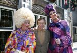 Volendam 22 april 2013
Linda de Mol reikt de eerse l Homo uit aan Johannes Rypma die op de cover staat. De presentatie was in hotel Spaander. Frans Molenaar
Peter Smulders bv