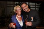 Aalsmeer 26 april 2013
Gerard Joling krijgt uit handen van de burgemeester van Aalsmeer een koninklijke onderscheiding (lintje). Gerard met zijn moeder
Peter Smulders bv