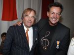 Aalsmeer 26 april 2013
Gerard Joling krijgt uit handen van de burgemeester van Aalsmeer een koninklijke onderscheiding (lintje). Gerard met jan v Doorn en Patricia Paay
Peter Smulders bv