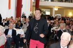 Aalsmeer 26 april 2013
Gerard Joling krijgt uit handen van de burgemeester van Aalsmeer een koninklijke onderscheiding (lintje)
Peter Smulders bv