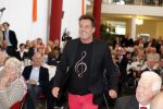 Aalsmeer 26 april 2013
Gerard Joling krijgt uit handen van de burgemeester van Aalsmeer een koninklijke onderscheiding (lintje)
Peter Smulders bv