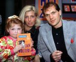 Jan Wouters met vrouw en dochtertje



PETER SMULDERS BV