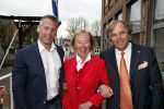 Aalsmeer 26 april 2013
Gerard Joling krijgt uit handen van de burgemeester van Aalsmeer een koninklijke onderscheiding (lintje). Jan v Doorn met zijn vrouw Loes en de trainer van Gerard
Peter Smulders bv