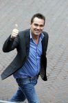 Aalsmeer 26 april 2013
Gerard Joling krijgt uit handen van de burgemeester van Aalsmeer een koninklijke onderscheiding (lintje). Jeroen v d Boom
Peter Smulders bv
