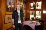 Volendam 22 april 2013
Linda de Mol reikt de eerse l Homo uit aan Johannes Rypma die op de cover staat. De presentatie was in hotel Spaander.
Peter Smulders bv