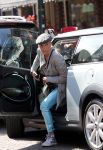 Amsterdam 22 april 2013
Judith Osborn met haar mini cooper.
Peter Smulders bv