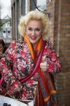 Aalsmeer 26 april 2013
Gerard Joling krijgt uit handen van de burgemeester van Aalsmeer een koninklijke onderscheiding (lintje). Karin Bloemen
Peter Smulders bv