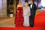 Amsterdam, 29 April 2013
Vertrek Kon. familie vanuit Paleis op de Dam naar het diner in het Rijksmuseum
Koningin Beatrix met Prins Willem Alexander en Prinses Maxima
Foto Peter Smulders BV