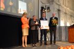 Amsterdam 16 mei 2013
Prinses  Beatrix Koning Willem Alexander en Koningin Maxima bij uitreiking appeltjes van Oranje op het paleijs op de dam
Peter Smulders bv