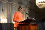 Amsterdam 16 mei 2013
Prinses  Beatrix Koning Willem Alexander en Koningin Maxima bij uitreiking appeltjes van Oranje op het paleijs op de dam
Peter Smulders bv