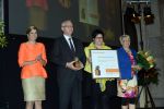 Amsterdam 16 mei 2013
Prinses  Beatrix Koning Willem Alexander en Koningin Maxima bij uitreiking appeltjes van Oranje op het paleijs op de dam
Peter Smulders bv