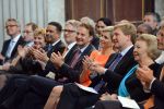 Amsterdam 16 mei 2013
Prinses  Beatrix Koning Willem Alexander en Koningin Maxima bij uitreiking appeltjes van Oranje op het paleijs op de dam
Peter Smulders bv