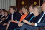 Amsterdam 16 mei 2013
Prinses  Beatrix Koning Willem Alexander en Koningin Maxima bij uitreiking appeltjes van Oranje op het paleijs op de dam
Peter Smulders bv