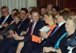 Amsterdam 16 mei 2013
Prinses  Beatrix Koning Willem Alexander en Koningin Maxima bij uitreiking appeltjes van Oranje op het paleijs op de dam
Peter Smulders bv